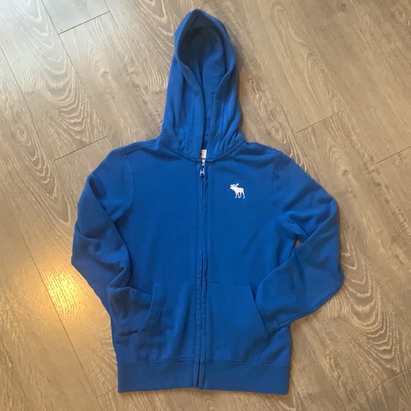 2 Tshirts and a zip up hoodie Abercrombie kids - Picture 4 of 5